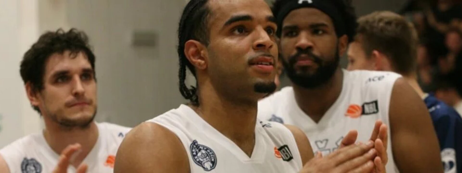 Na Nymburk v sobotu od 17 hodin Na Nymburk v sobotu od 17 hodin